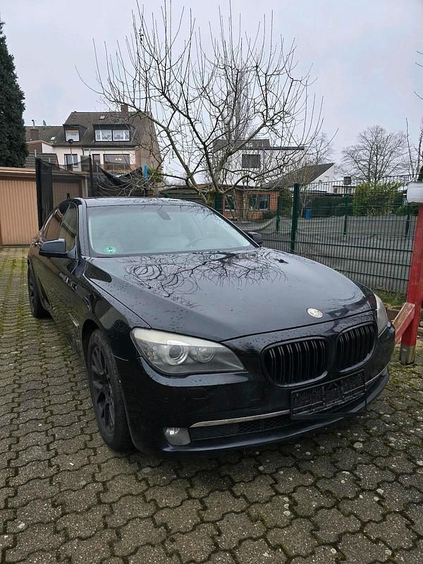 Schwarz Gebraucht 2009 BMW 730 Limousine | 9.000 € (Superpreis) - Bild 1/4