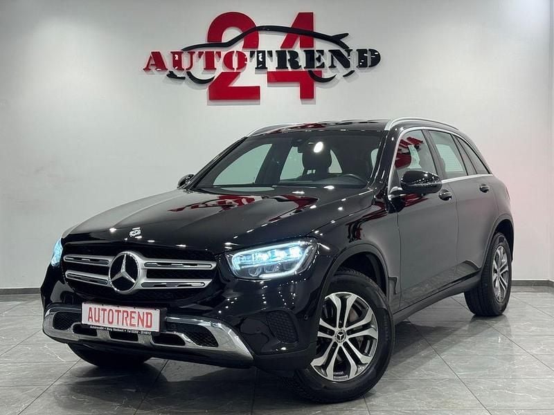 Schwarz Gebraucht 2020 Mercedes GLC300 SUV | 33.900 € (Guter Preis) - Bild 1/4