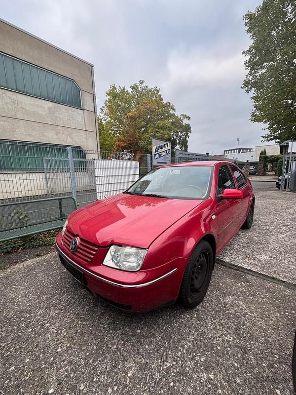 Usata VW Bora 101 CV (74 kW) 2002 Rosso Berlina