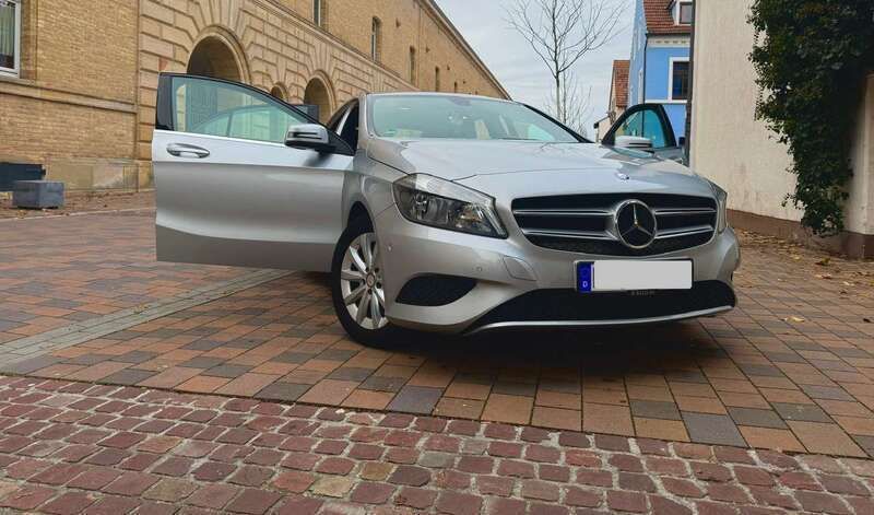 Silber Gebraucht 2015 Mercedes A180 Limousine | 13.150 € (Guter Preis) - Bild 1/4
