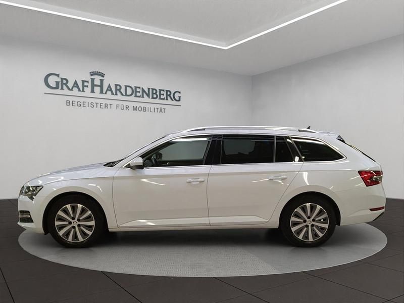 Gebraucht Skoda Superb Style 150 PS (110 kW) 2022 Weiß Kombi