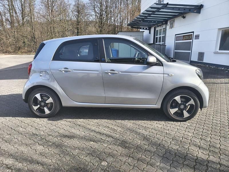 Gebraucht Smart ForFour Electric Drive 60 kW (82 PS) 2021 Silber Kleinwagen