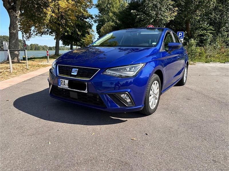 Blau Gebraucht 2017 Seat Ibiza Style Kleinwagen | 12.000 € (Fairer Preis) - Bild 1/4