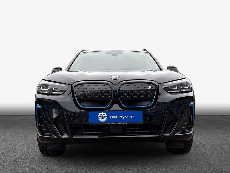 Gebraucht BMW iX3 Impressive 210 kW (286 PS) 2023 M carbonschwarz metallic SUV