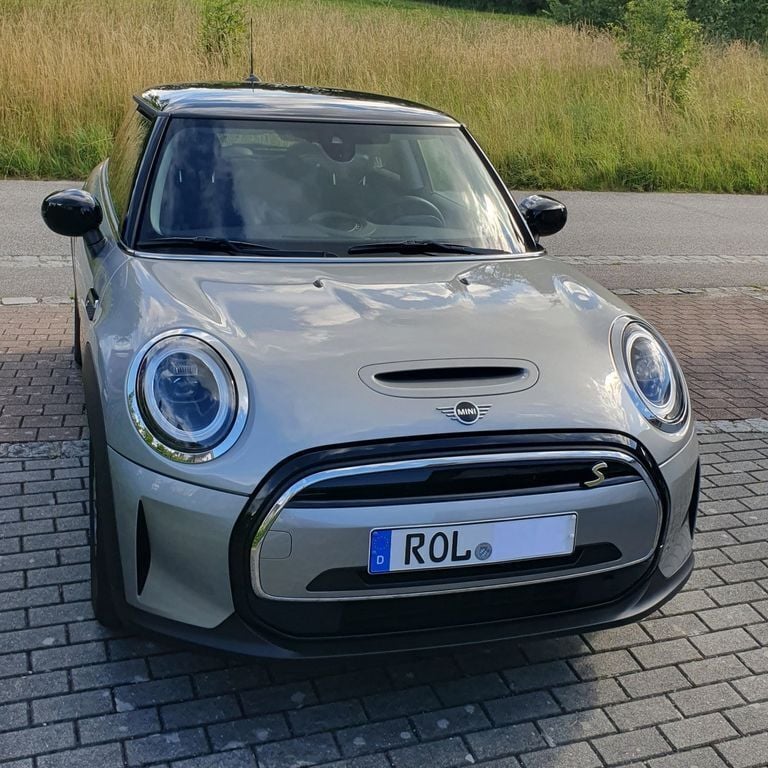 Silber Gebraucht 2023 Mini Cooper SE Kleinwagen | 20.900 € (Fairer Preis) - Bild 1/4
