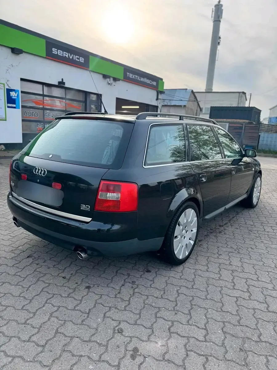 Gebraucht Audi A6 Comfort 220 PS (161 kW) 2002 Schwarz Kombi
