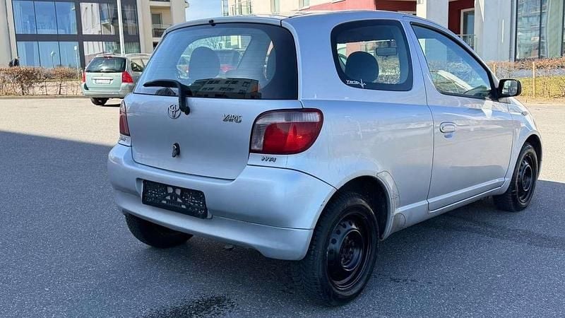Gebraucht Toyota Yaris Sol 87 PS (63 kW) 2002 Silber Limousine