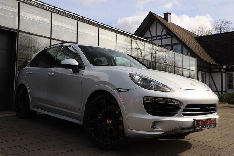 Second-hand Porsche Cayenne Sport 245 CP (180 kW) 2013 Argintiu SUV