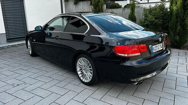 Schwarz Gebraucht 2007 BMW 325 M Sport Coupé | 12.900 € (Fairer Preis) - Bild 1/4