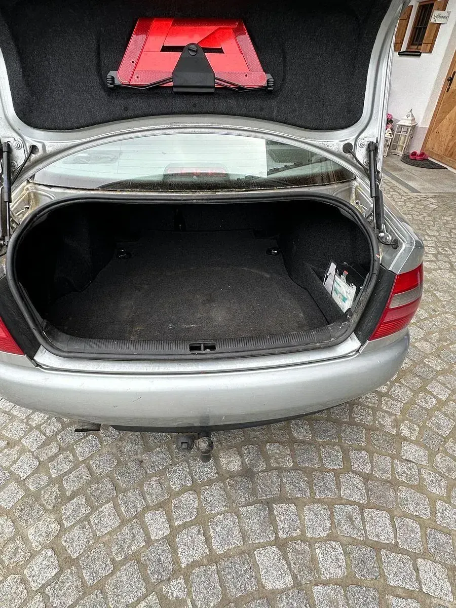 Gebraucht Audi A4 101 PS (74 kW) 1998 Silber Limousine