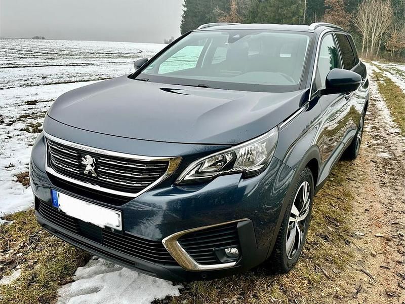 Blau Gebraucht 2018 Peugeot 5008 Active SUV | 14.800 € (Fairer Preis) - Bild 1/4