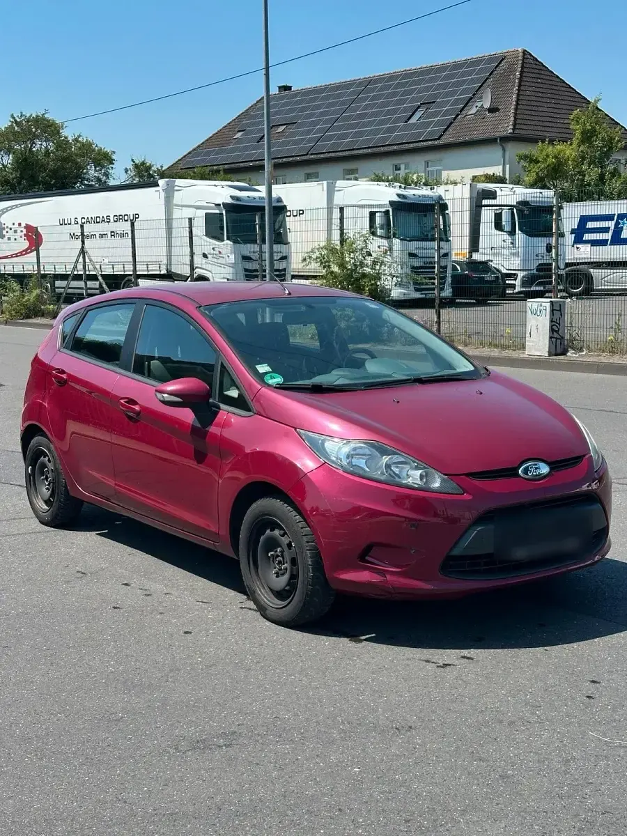 Gebraucht Ford Fiesta 82 PS (60 kW) 2010 Rot Kleinwagen