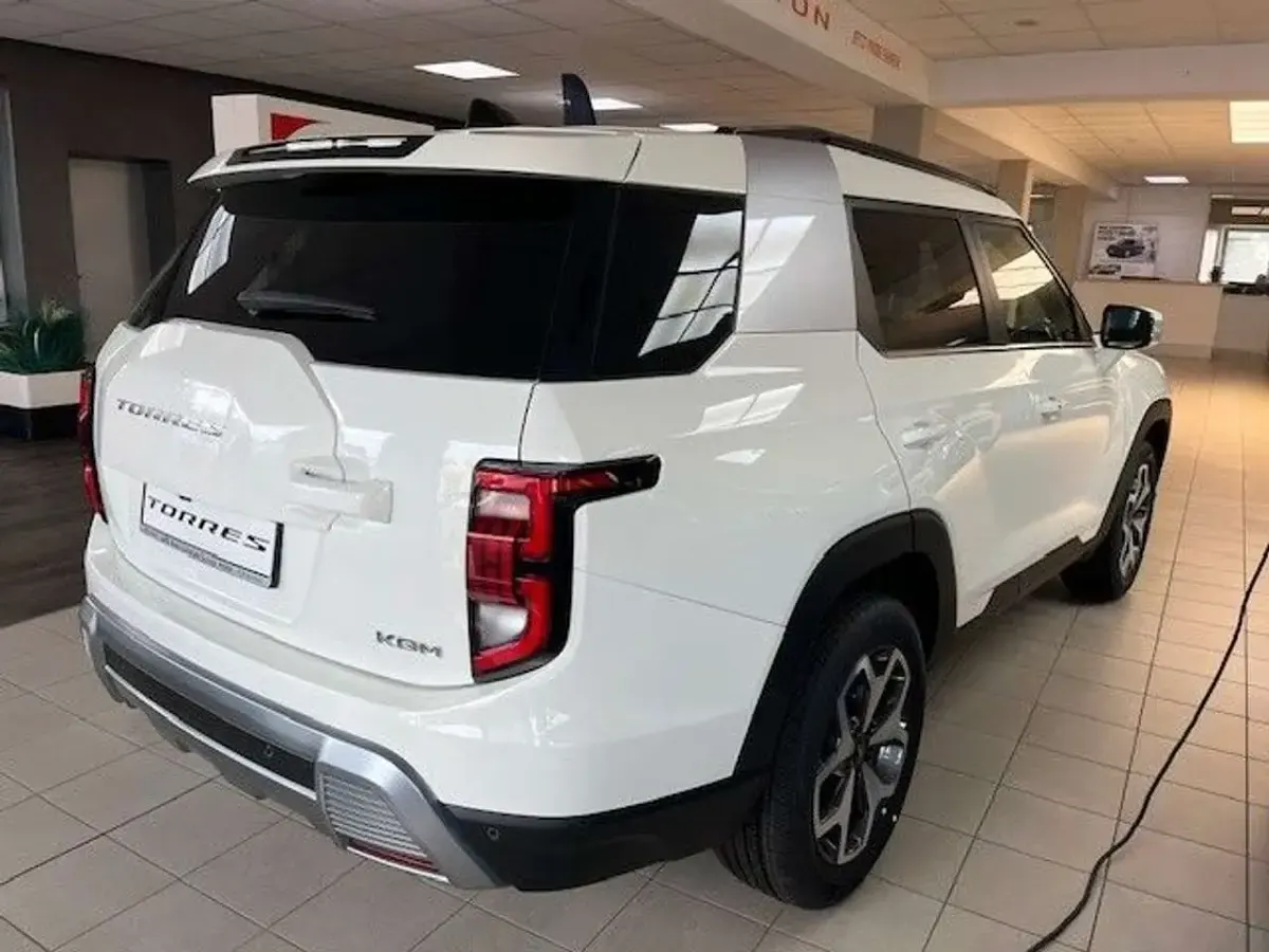 Nuova KGM Torres 163 CV (119 kW) 2025 Bianco SUV