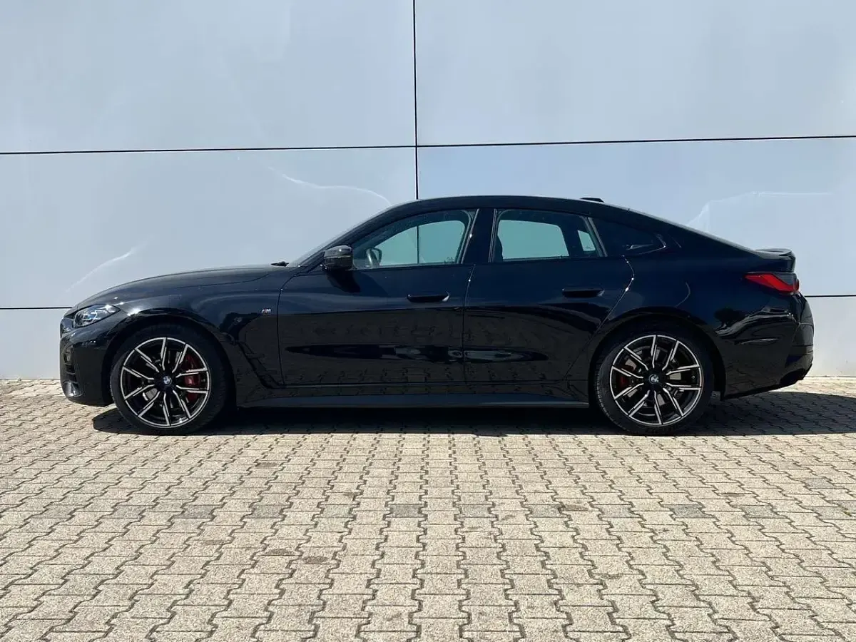 Gebraucht BMW 440 374 PS (275 kW) 2023 Black sapphire metallic Coupé