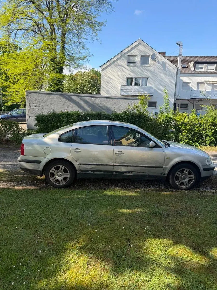 Usata VW Passat Executive 131 CV (96 kW) 2002 Grigio Berlina