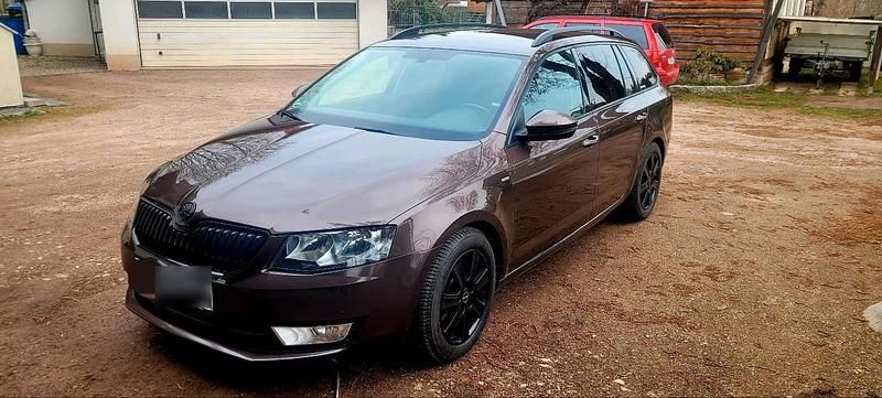 Gebraucht Skoda Octavia 194 PS (142 kW) 2016 Braun Kleinwagen