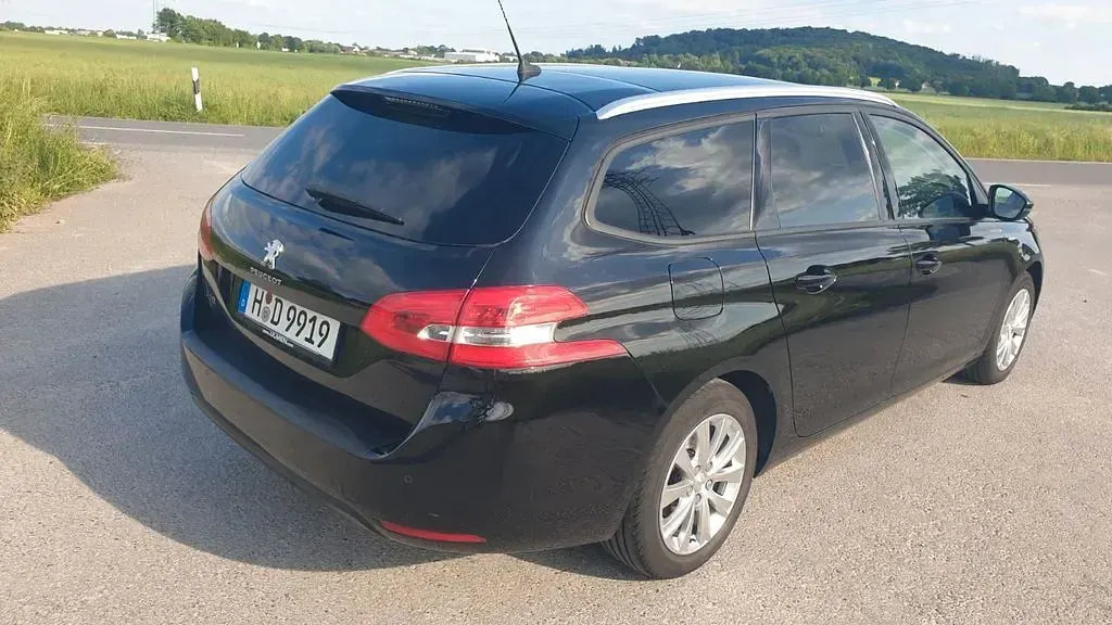 Gebraucht Peugeot 308 Style 131 PS (96 kW) 2019 Schwarz Kombi