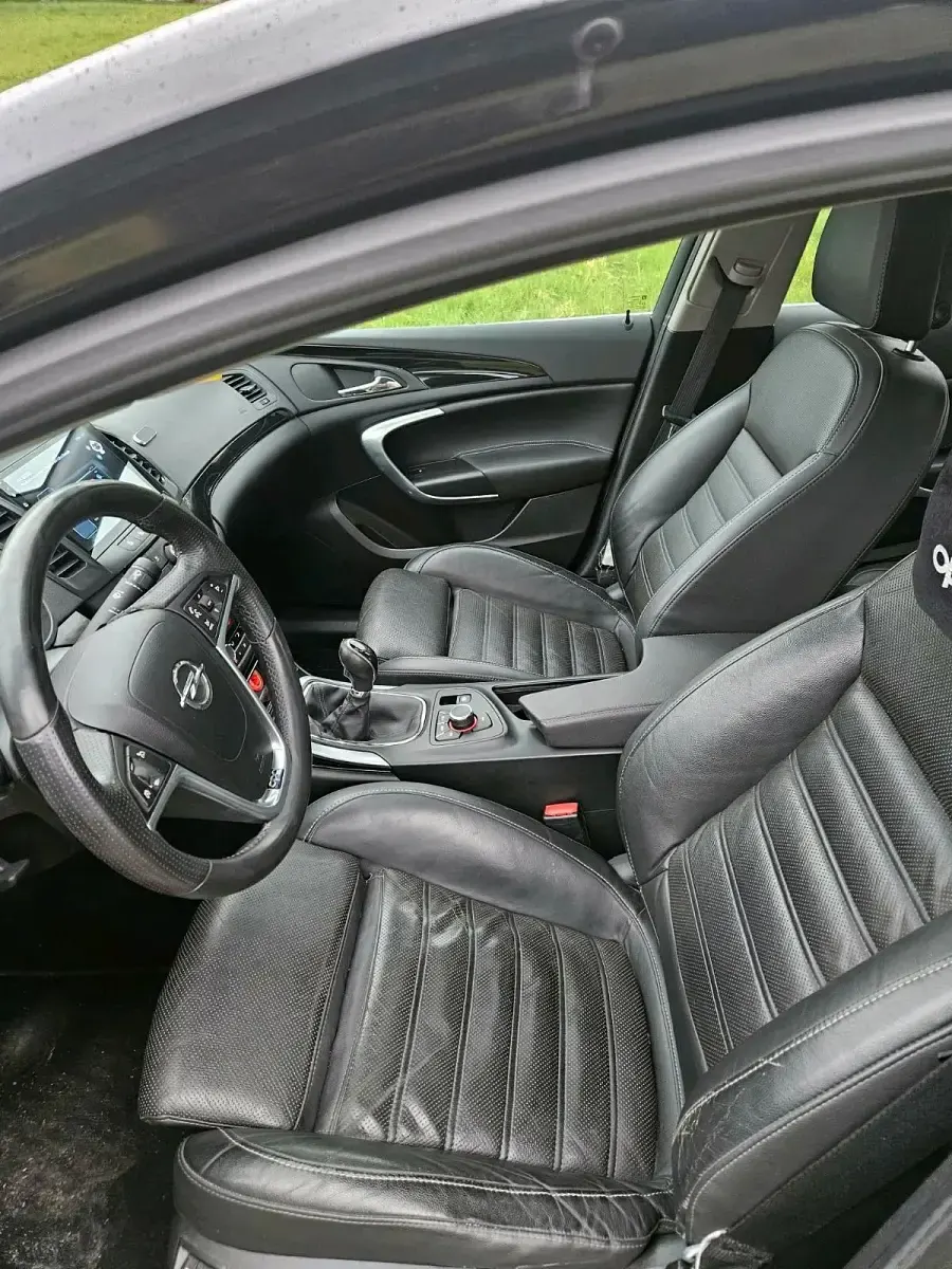 Gebraucht Opel Insignia Sport 220 PS (161 kW) 2009 Schwarz Limousine