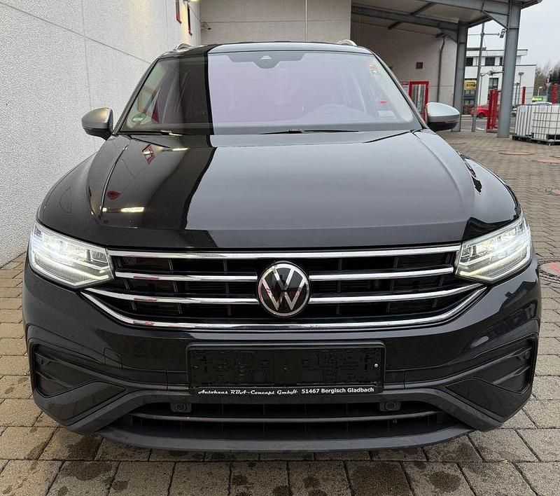 Gebraucht VW Tiguan Allspace Life 150 PS (110 kW) 2023 Schwarz SUV