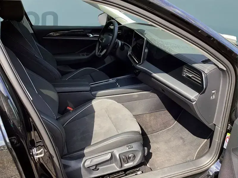 Gebraucht VW Passat 150 PS (110 kW) 2025 Schwarz Kombi