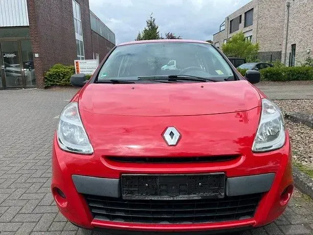 Gebraucht Renault Clio 75 PS (55 kW) 2011 Rot Limousine