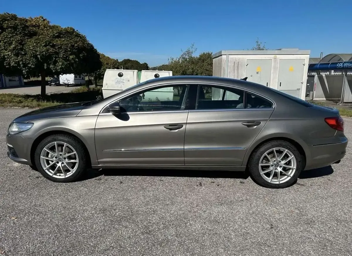 Gebraucht VW Passat Individual 160 PS (117 kW) 2010 Coupé