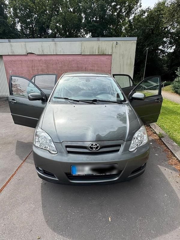 Braun Gebraucht 2006 Toyota Corolla Limousine | 4.500 € (Fairer Preis) - Bild 1/4