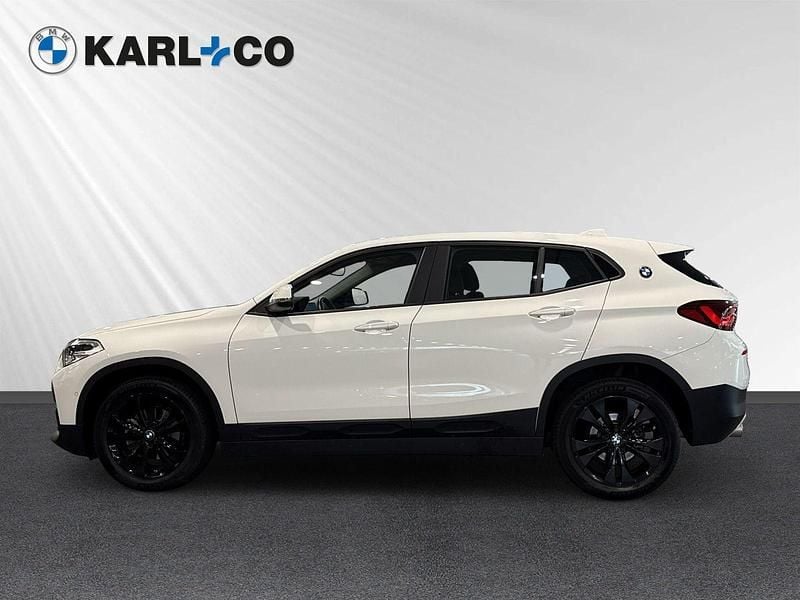 Weiss Gebraucht 2021 BMW X2 Sport Line SUV | 25.598 € (Fairer Preis) - Bild 1/4