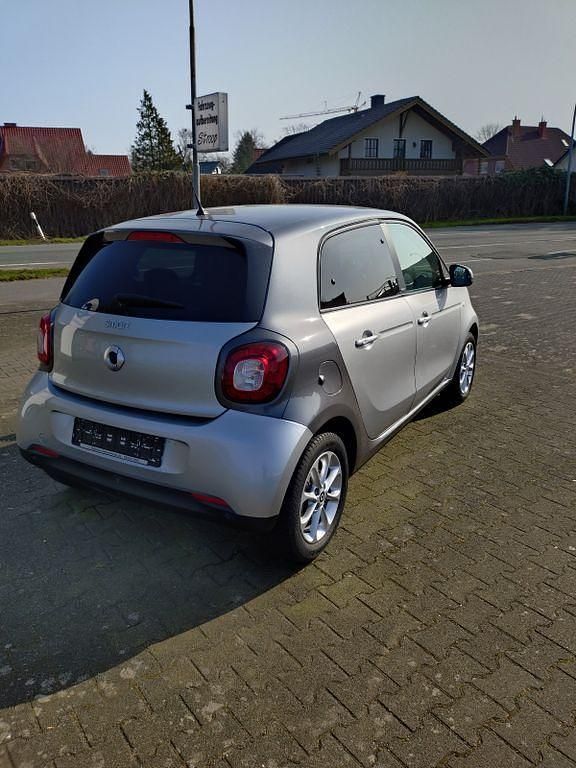 Gebraucht Smart ForFour Passion 90 PS (66 kW) 2019 Silber Kleinwagen
