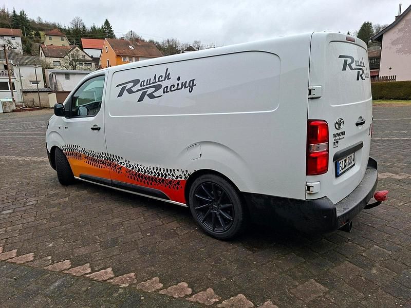 Gebraucht Toyota Proace 177 PS (130 kW) 2021 Weiß Van / Kleinbus