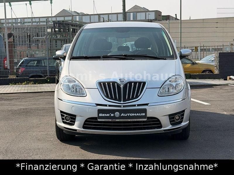 Gebraucht Lancia Musa 90 PS (66 kW) 2008 Silber Van / Kleinbus
