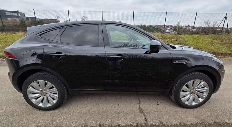 Second-hand Jaguar E-Pace R-Dynamic 300 CP (220 kW) 2018 Negru SUV