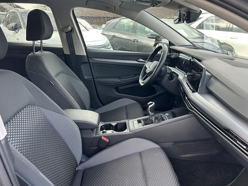 Second-hand VW Golf VIII Active 150 CP (110 kW) 2023 Gri Berlinǎ