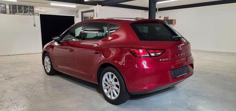 Gebraucht Seat Leon Style 105 PS (77 kW) 2013 Rot Limousine