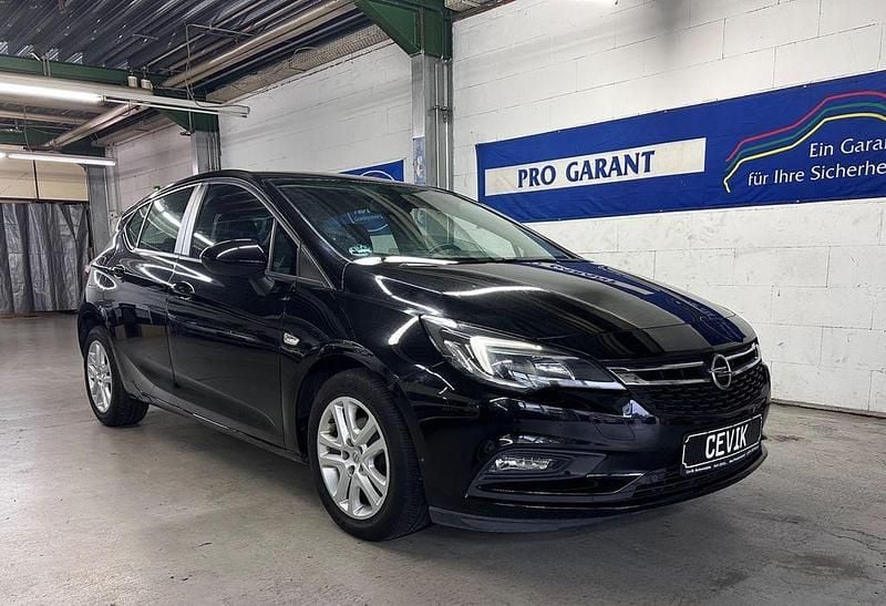 Schwarz Gebraucht 2018 Opel Astra Edition Limousine | 8.450 € (Guter Preis) - Bild 1/4