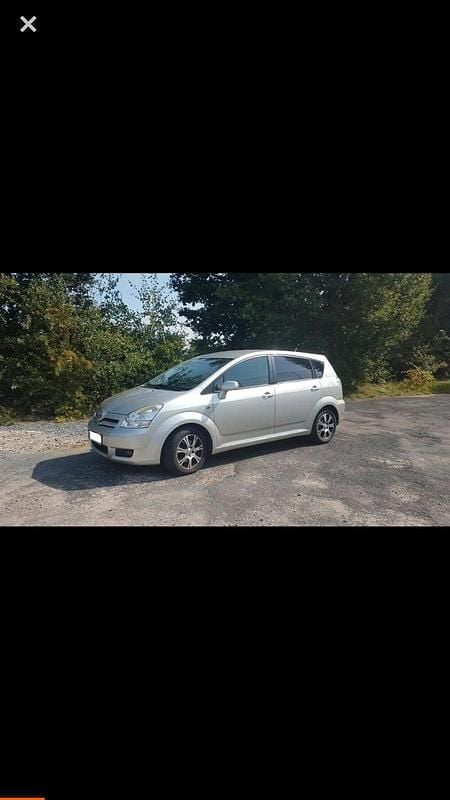 Grau Gebraucht 2007 Toyota Corolla Verso Van / Kleinbus | 4.000 € (Etwas zu teuer) - Bild 1/4