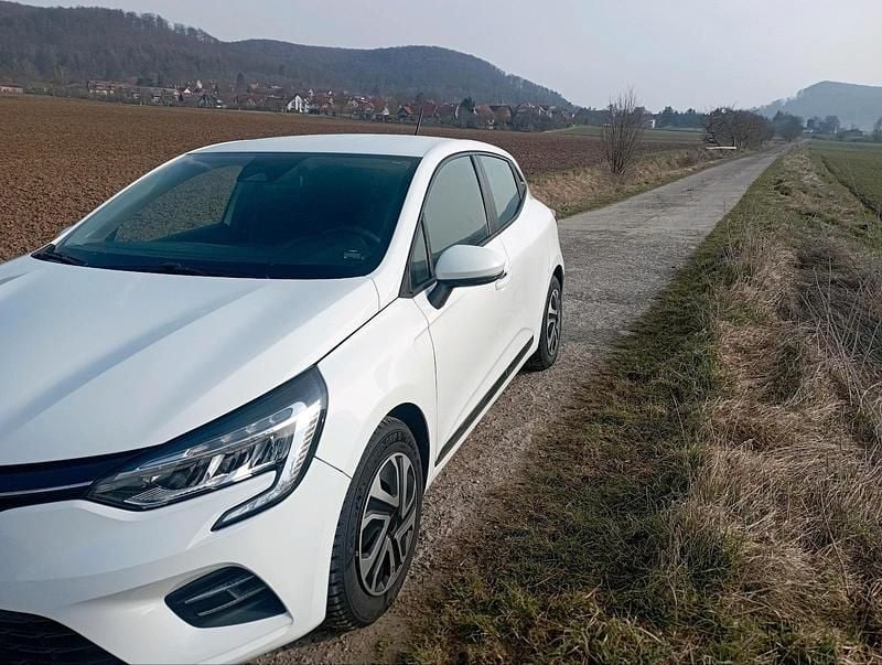 Gebraucht Renault Clio V Experience 100 PS (73 kW) 2020 Weiß Kleinwagen