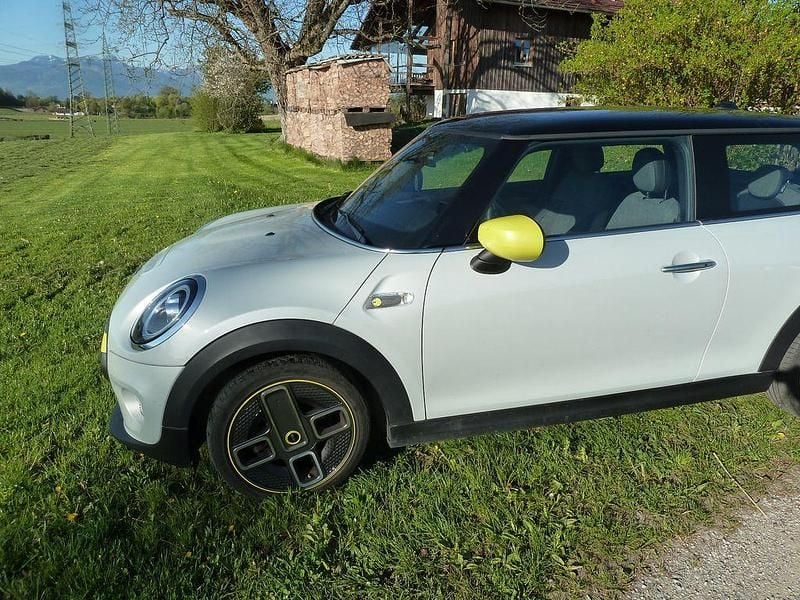 Second-hand Mini Cooper SE 135 kW (184 CP) 2020 Alb Hatchback