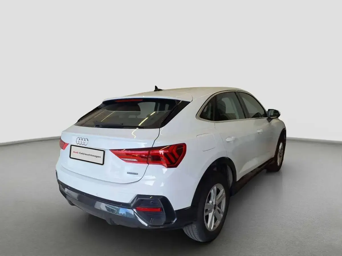 Gebraucht Audi Q3 Sportback Sport 193 PS (141 kW) 2025 Weiß SUV