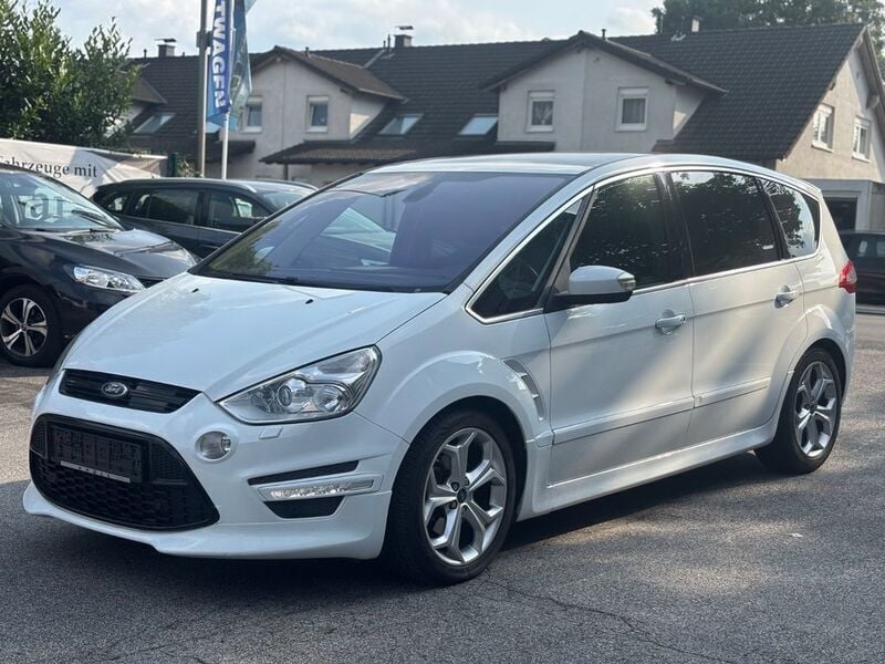 Weiß Gebraucht 2013 Ford S-MAX Titanium S Van / Kleinbus | 14.850 € (Teuer) - Bild 1/4