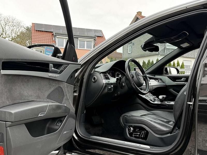 Gebraucht Audi A8 Ambiente 258 PS (189 kW) 2015 Havannaschwarz metallic Limousine