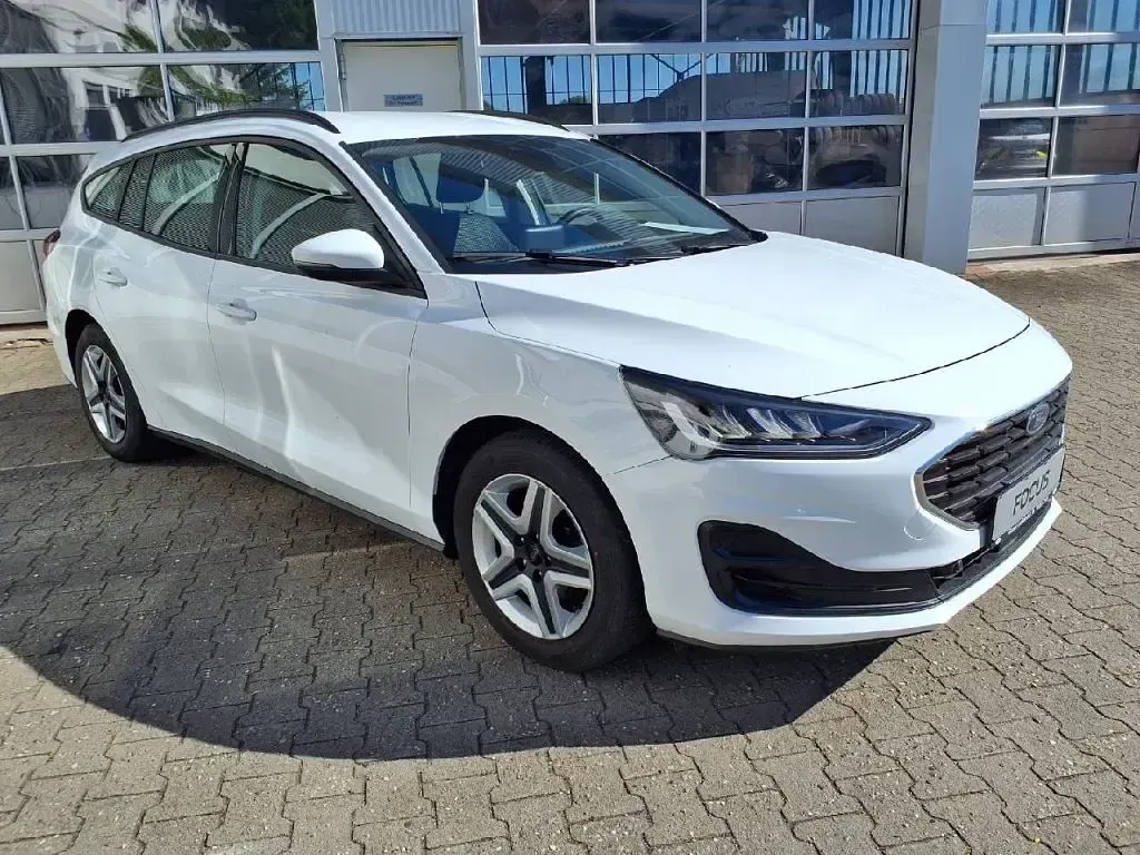 Gebraucht Ford Focus 101 PS (74 kW) 2022 Frostweiß Kombi