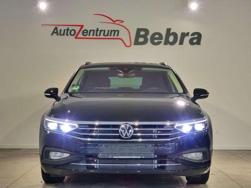 Gebraucht VW Passat Business 150 PS (110 kW) 2023 Deep black Kombi