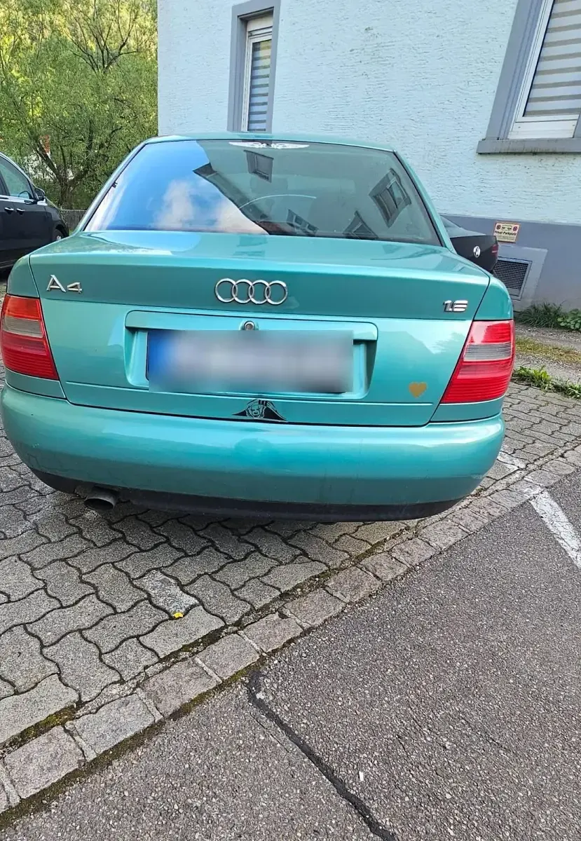 Gebraucht Audi A4 75 PS (55 kW) 1998 Grün Kleinwagen