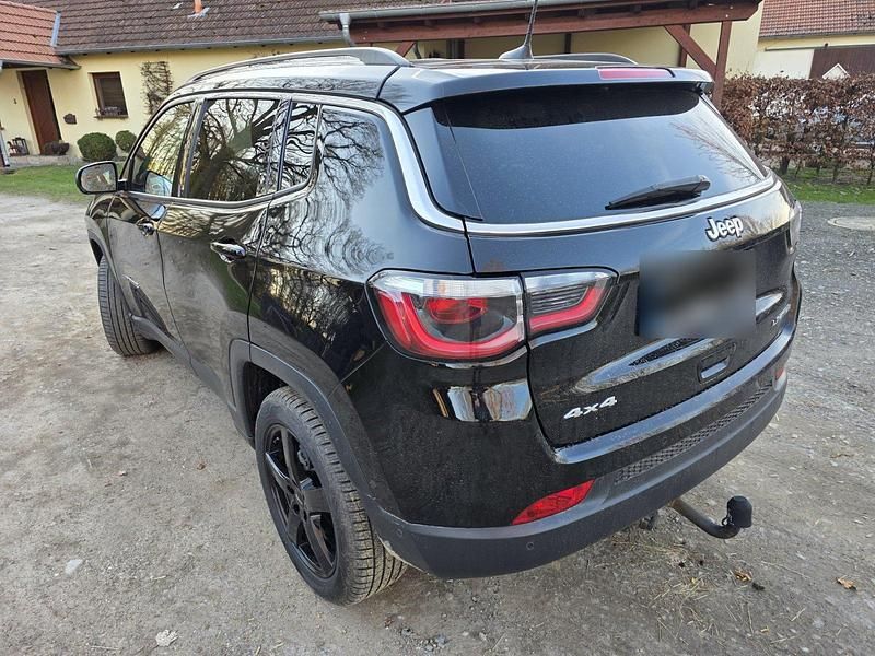 Gebraucht Jeep Compass Limited 170 PS (125 kW) 2019 Schwarz SUV