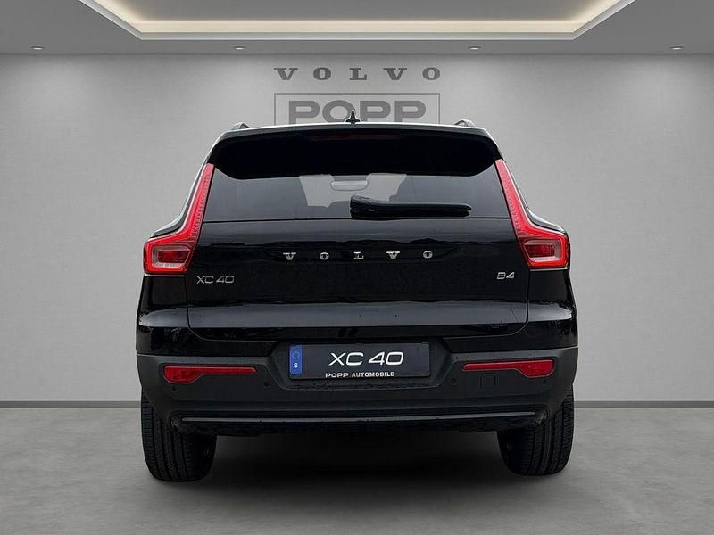 Neu Volvo XC40 Plus 197 PS (144 kW) 2026 Onyx black SUV