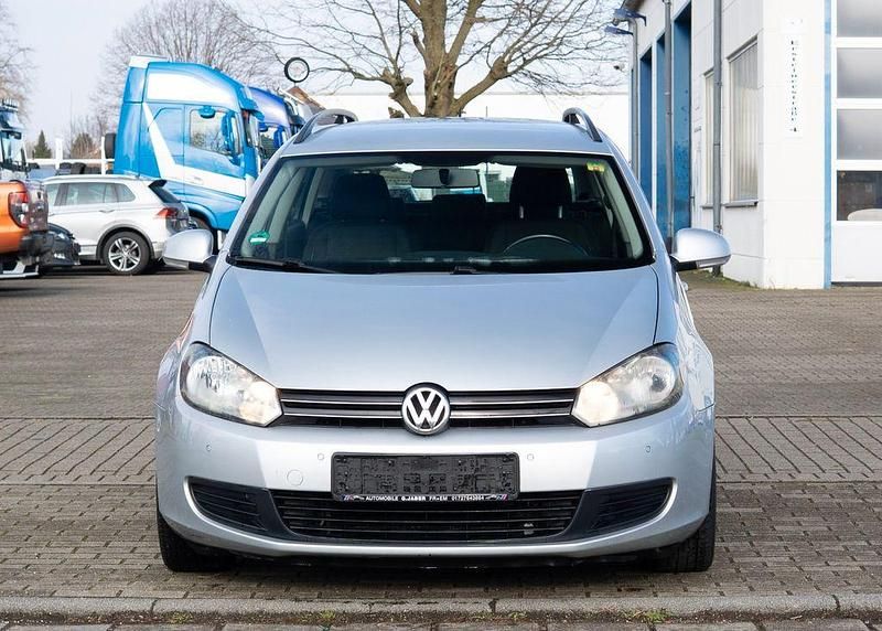 Gebraucht VW Golf VI Comfortline 122 PS (89 kW) 2010 Silber Kleinwagen