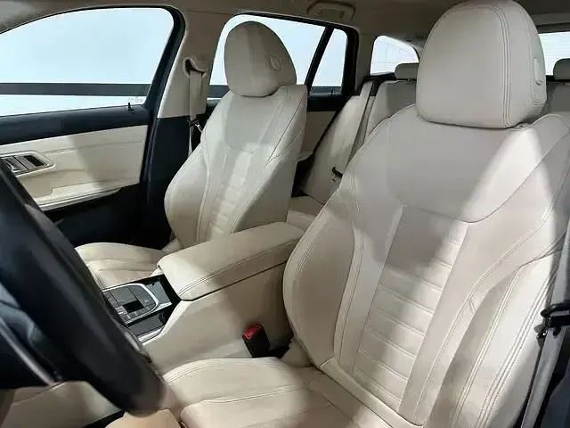 Gebraucht Hyundai i20 Style 75 PS (55 kW) 2012 Silber Kleinwagen