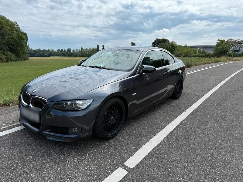 Second-hand BMW 330 272 CP (200 kW) 2009 Gri Coupe