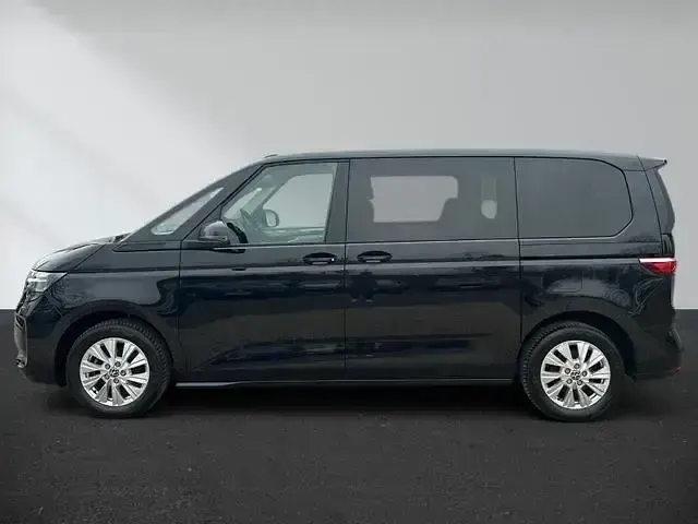 Gebraucht VW Multivan 136 PS (100 kW) 2022 Deep black perleffekt Van / Kleinbus